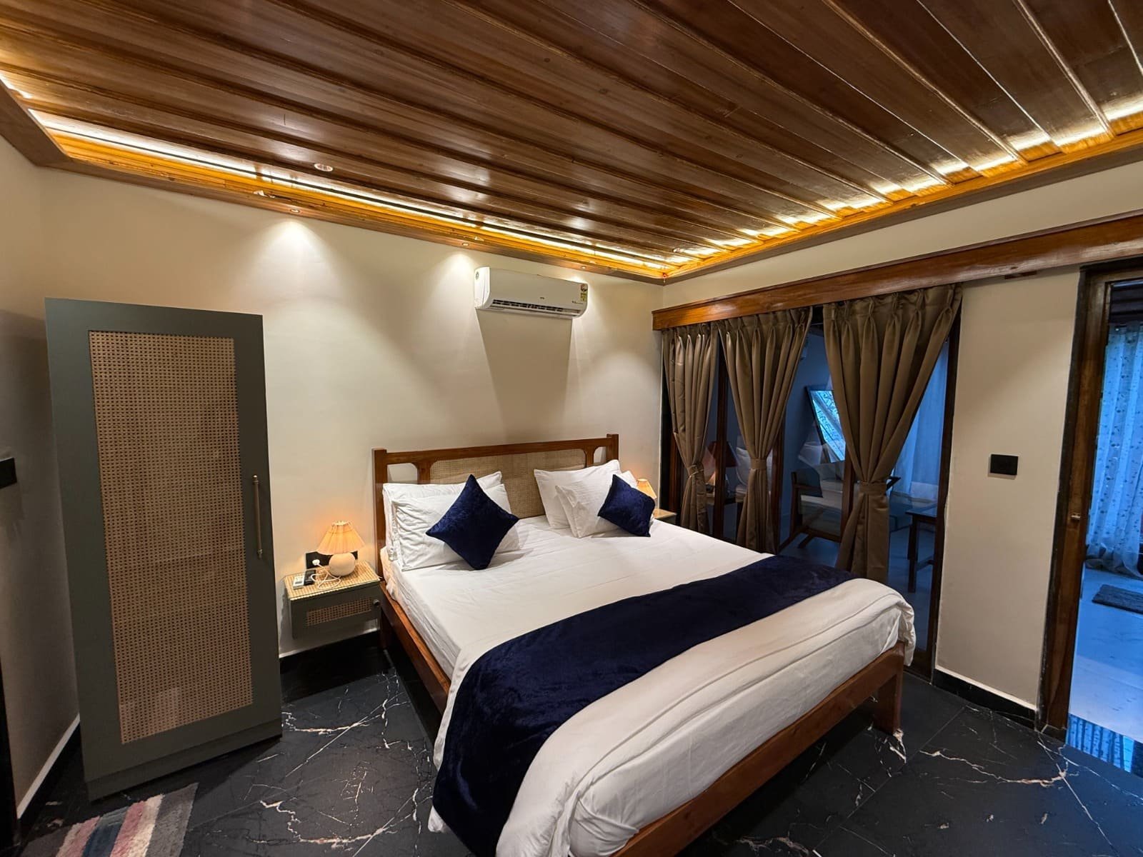 Popular Anjuna stay Goa for tourists