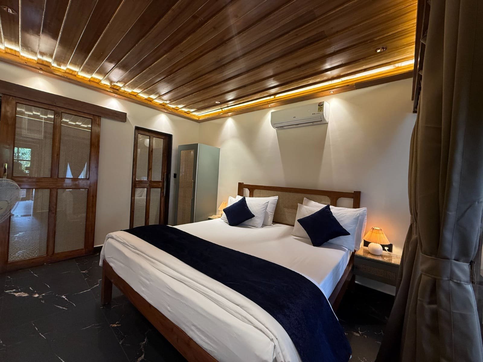 Comfortable stay in Anjuna Goa close to attractions